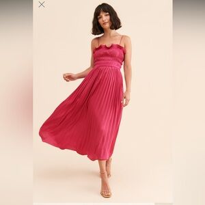 En Elly “Kacey” Pleated Maxi Dress